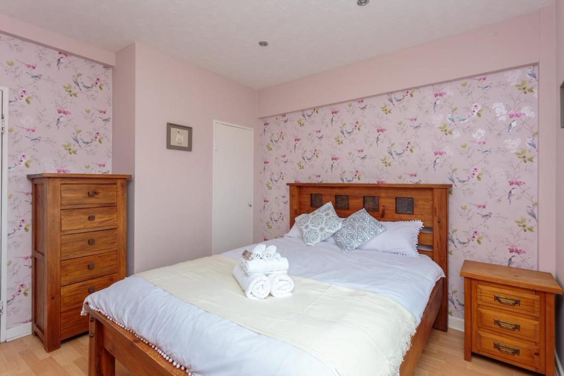 Gorgeous 3-Bed Flat, 15 Minutes To City Centre Edinburgh Eksteriør bilde