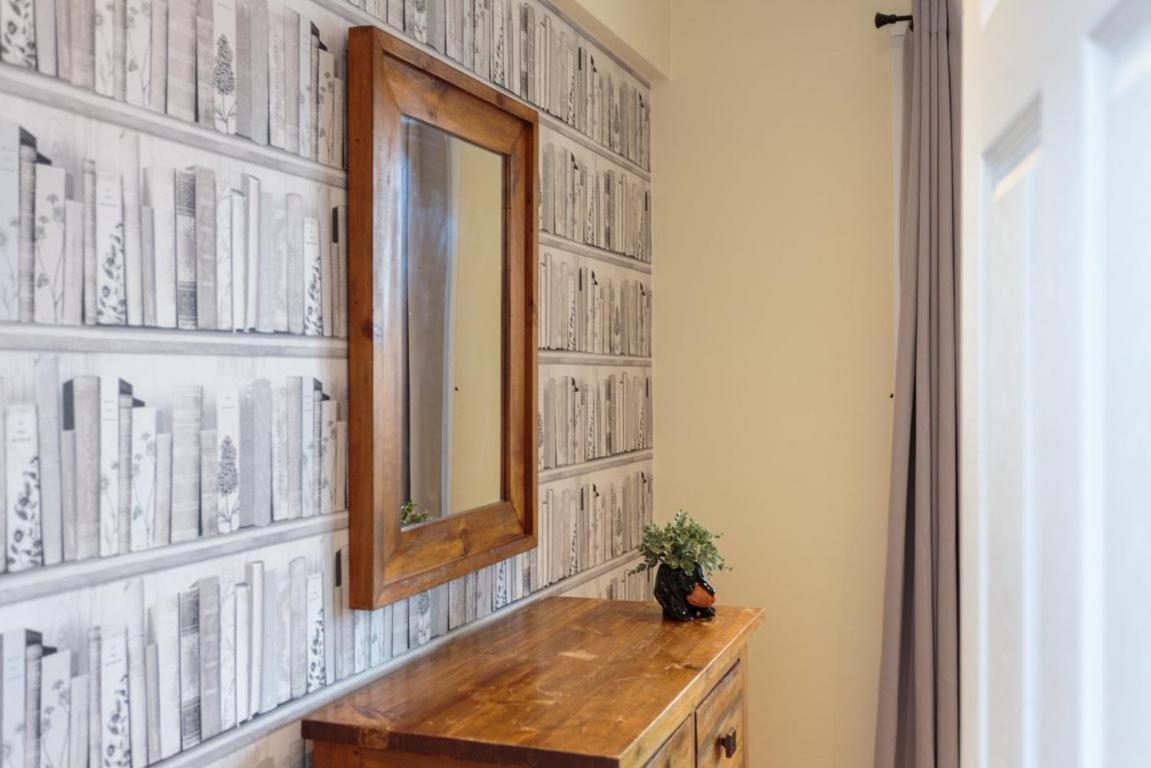 Gorgeous 3-Bed Flat, 15 Minutes To City Centre Edinburgh Eksteriør bilde